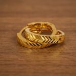 Elegant Gold Leaf Pattern Hoop Earrings