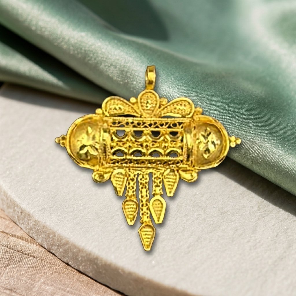 locket (28) Gold Designer Pendant - Image 1